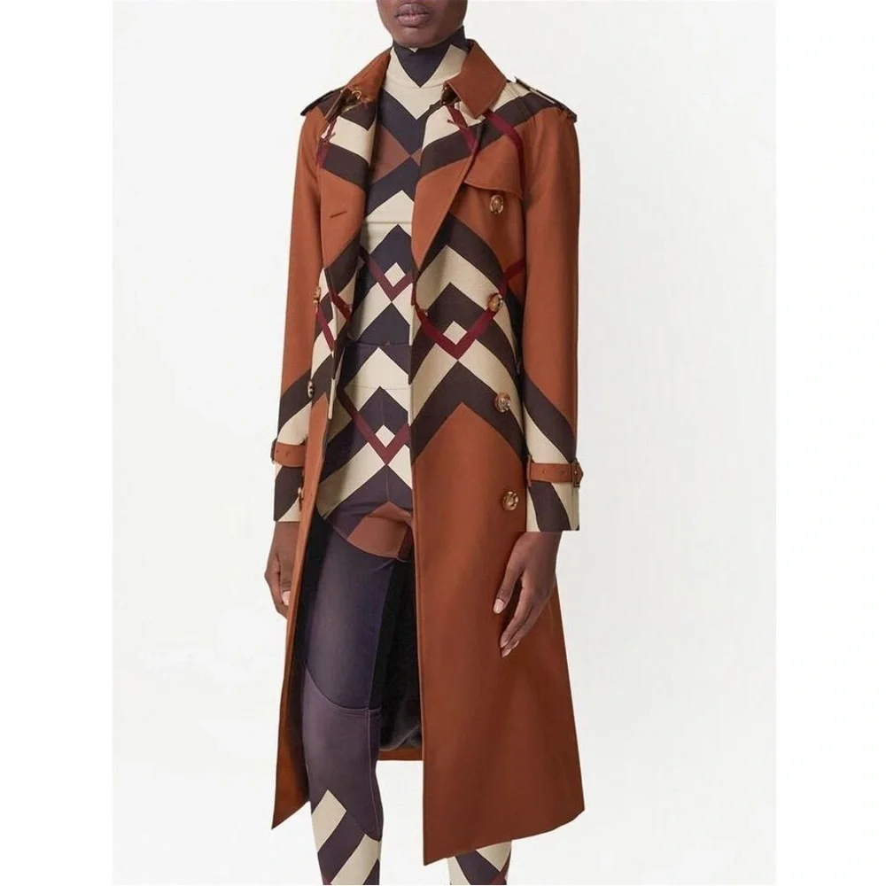 Burberry Chevron Check Waterloo Trench Coat, Brand Size 6 ( US Size 4 ) - Picture 3 of 3